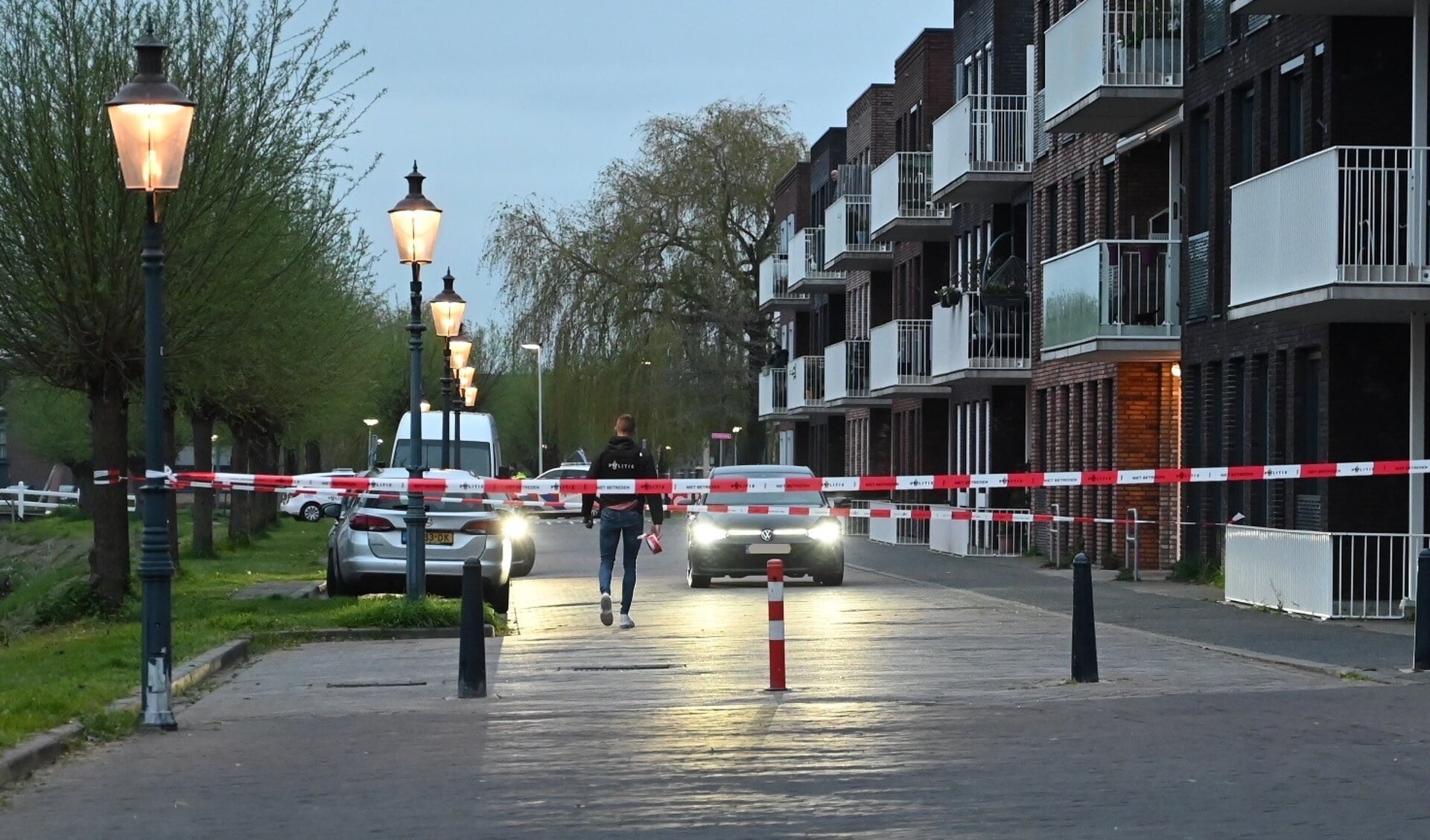 Kind En Vrouw Zwaargewond Bij Steekpartij Leurse Dijk, Man Overleden ...