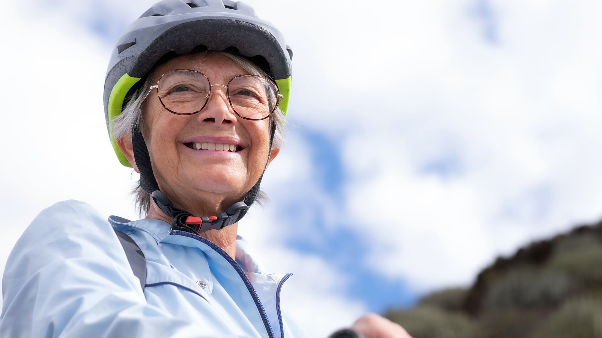 verkorten Decoderen Scharnier Campagne van start om fietsers te stimuleren vaker een helm te dragen |  BredaVandaag - Hét nieuws uit Breda