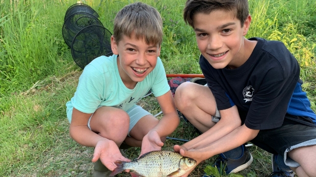 Junioren KHSV 't Wachtertje vangen allemaal vis