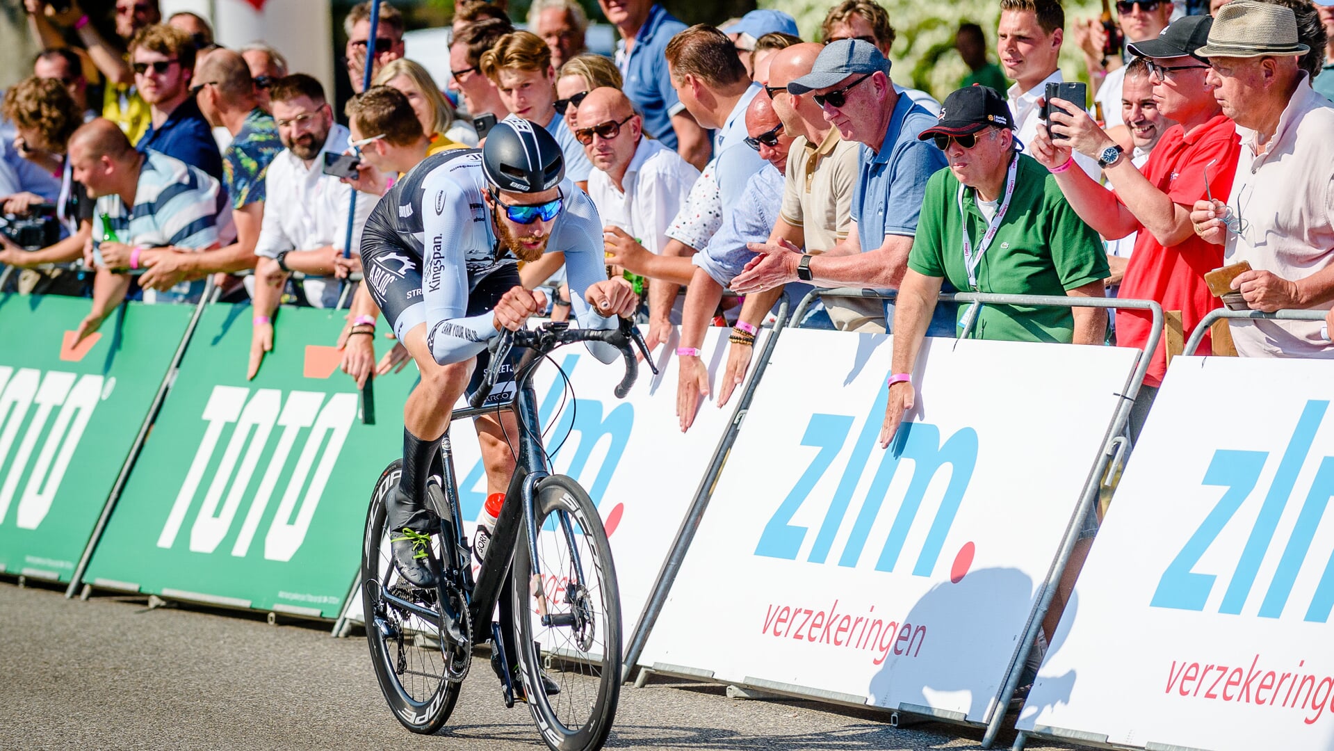 ZLM Tour Jan Vermeerlaan Roosendaal