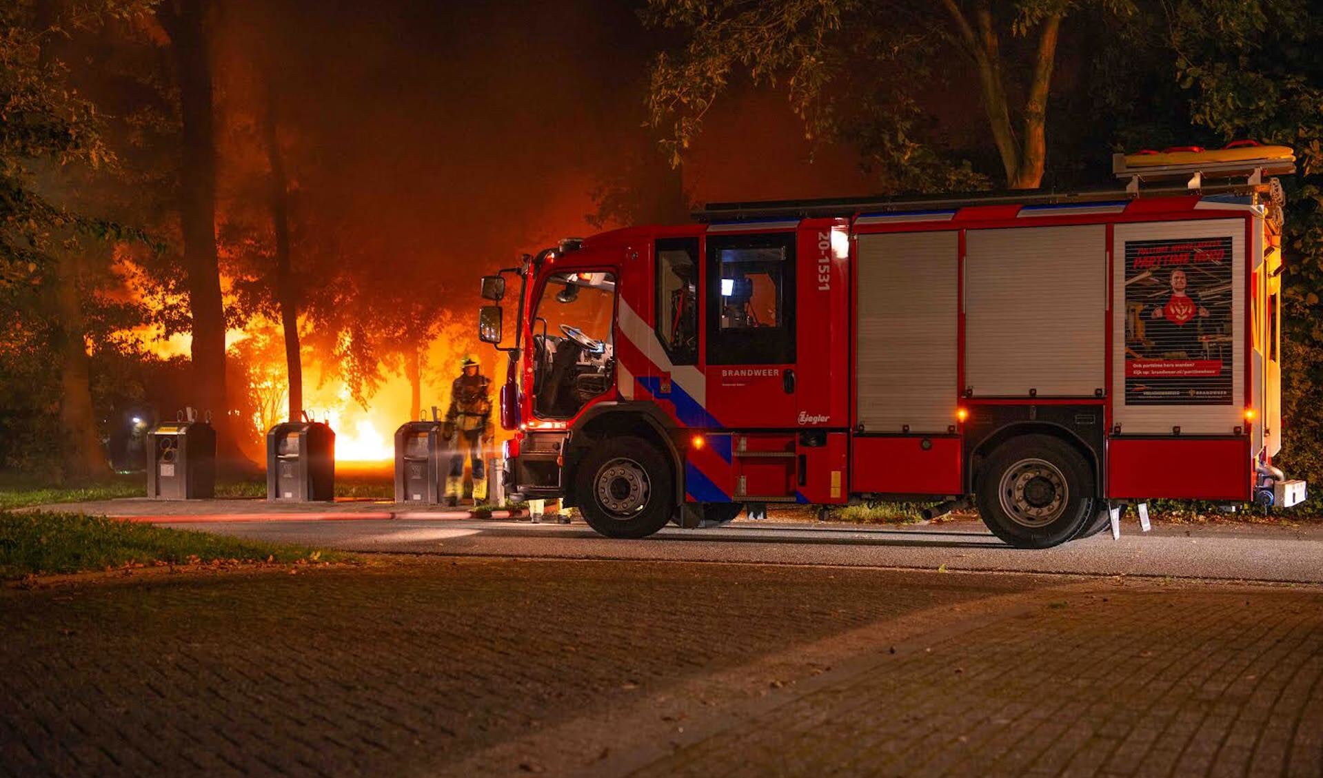 Meerdere Explosies Bij Uitslaande Brand In Bedrijfspand Halsteren - Al ...