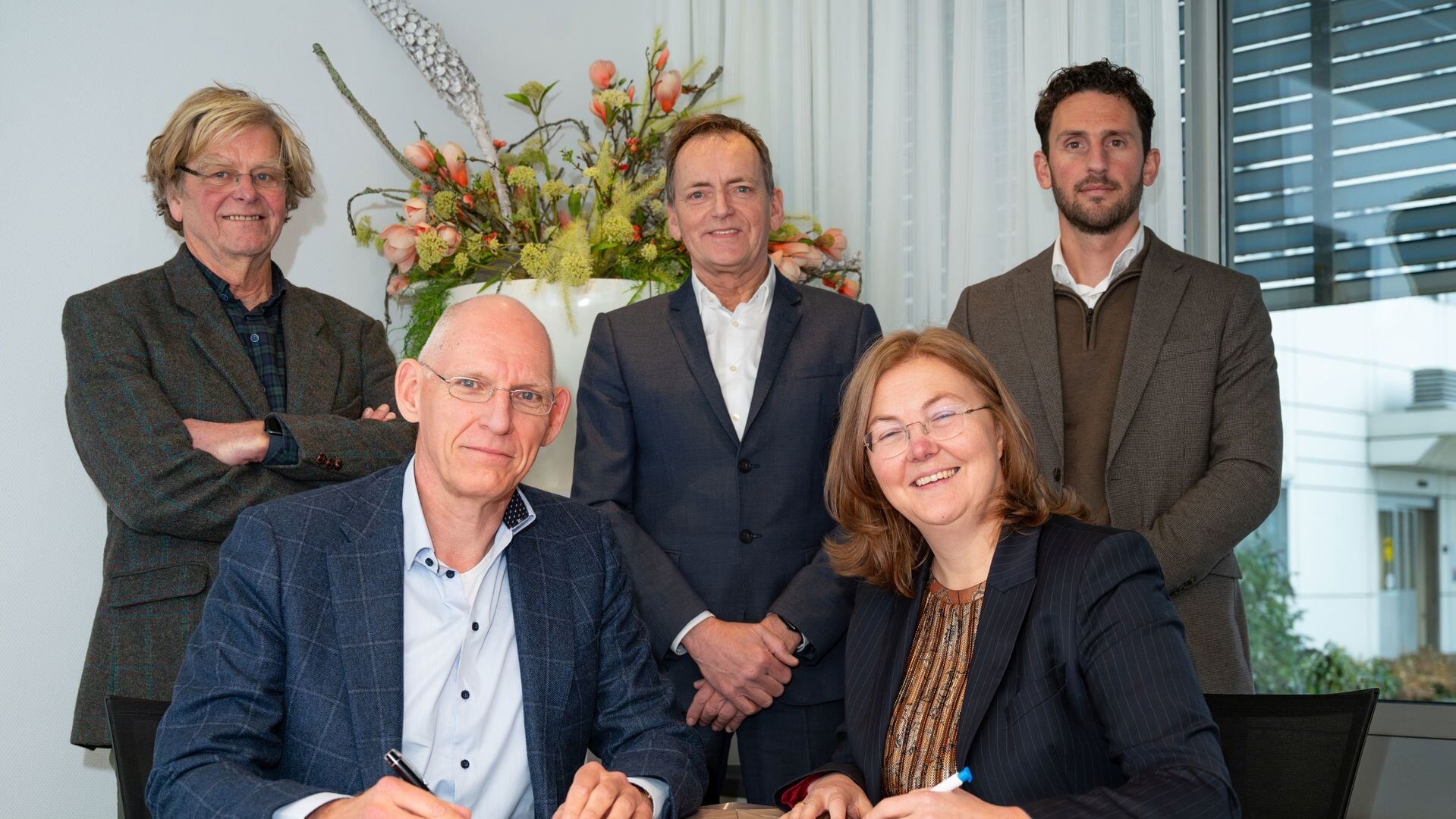 Op de foto (v.l.n.r.): Pieter de Kort, René Smit, Gerard van Berlo, Bianka Mennema en Ivo Vergouwen
