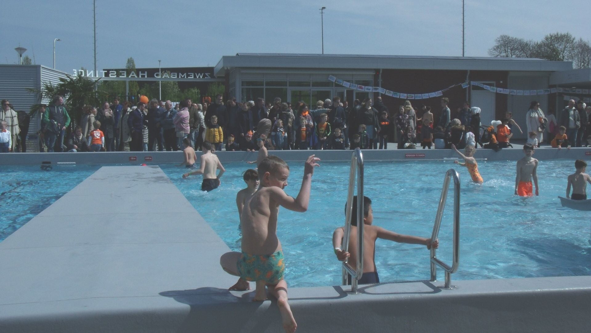 De opening van het Smerdiekse zwembad Haestinge in 2023.