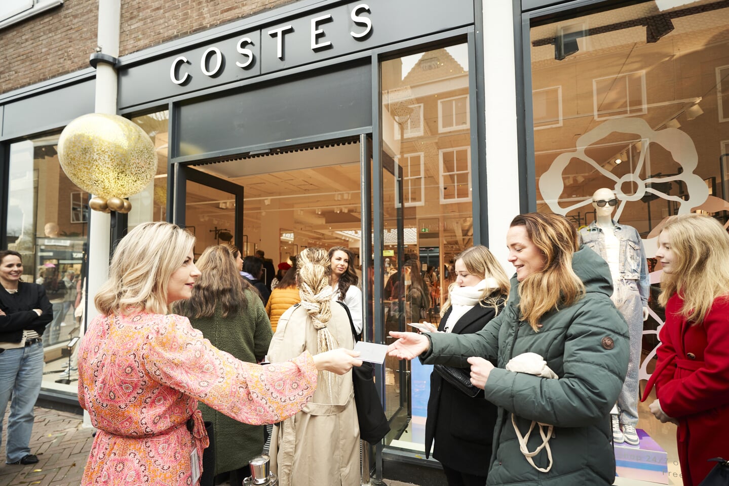 De nieuwe winkel van Costes in de Lange Delft in Middelburg