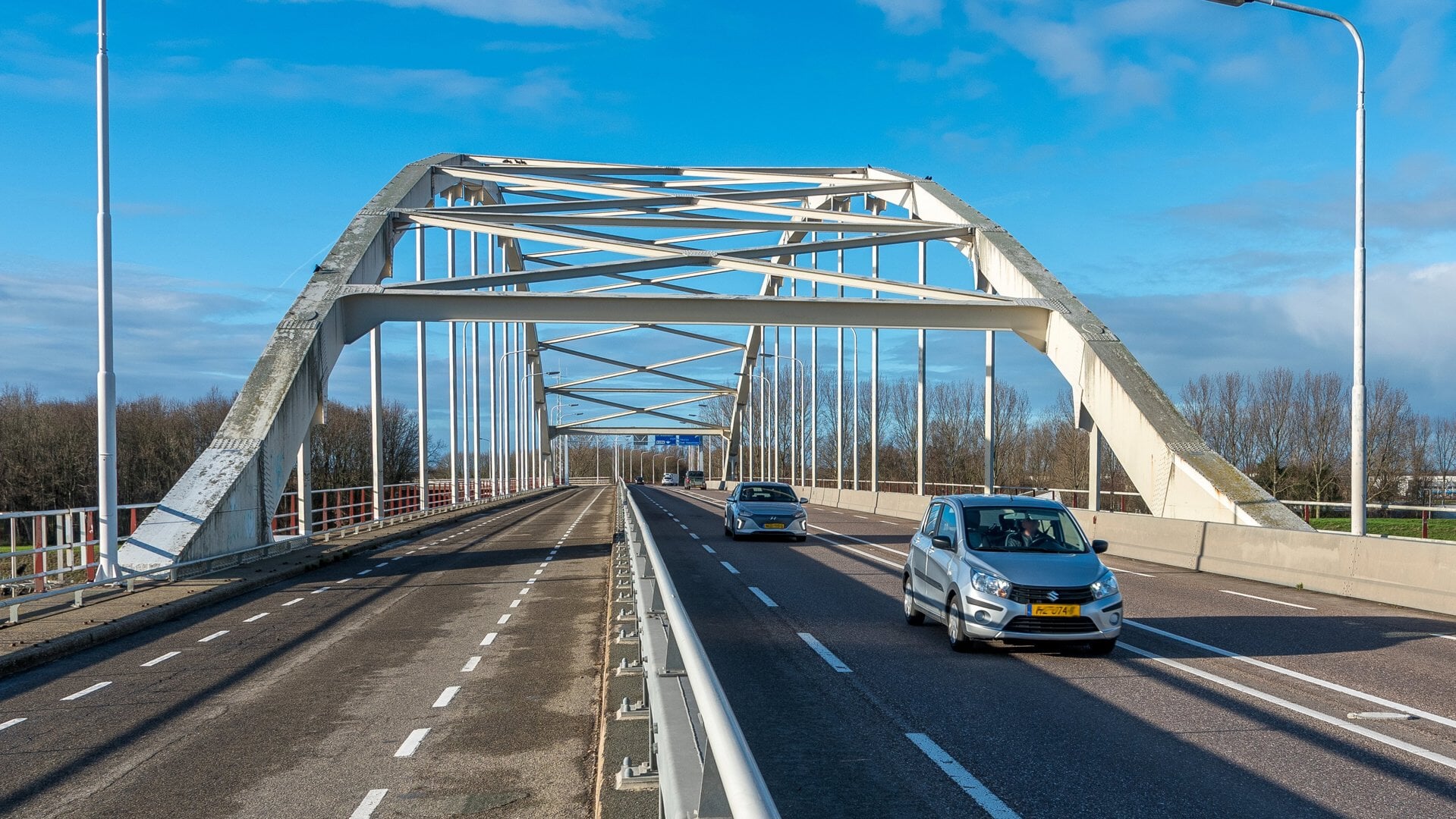 De Tholensebrug (N286) is de hele week in beide richtingen afgesloten.