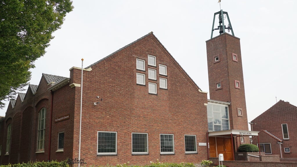 De kerk van de Vrije Evangelische Gemeente.