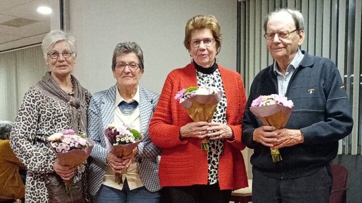V.l.n.r. Corrie Stuijts, Bertha Haast, Corrie van der Kloof en Piet Romme.