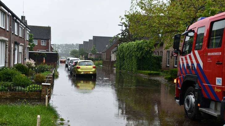De regen veroorzaakt wateroverlast in Borssele.