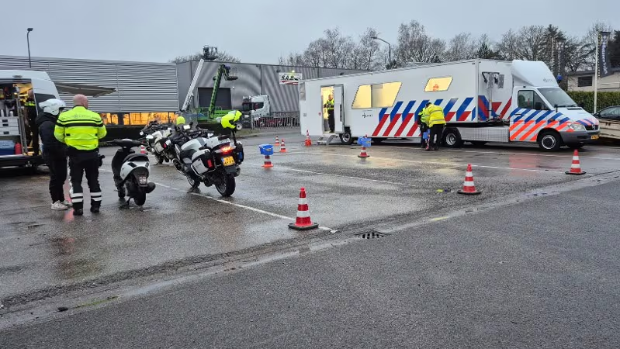 Bonnenregen na verkeerscontrole bij De Waterman in Rijsbergen