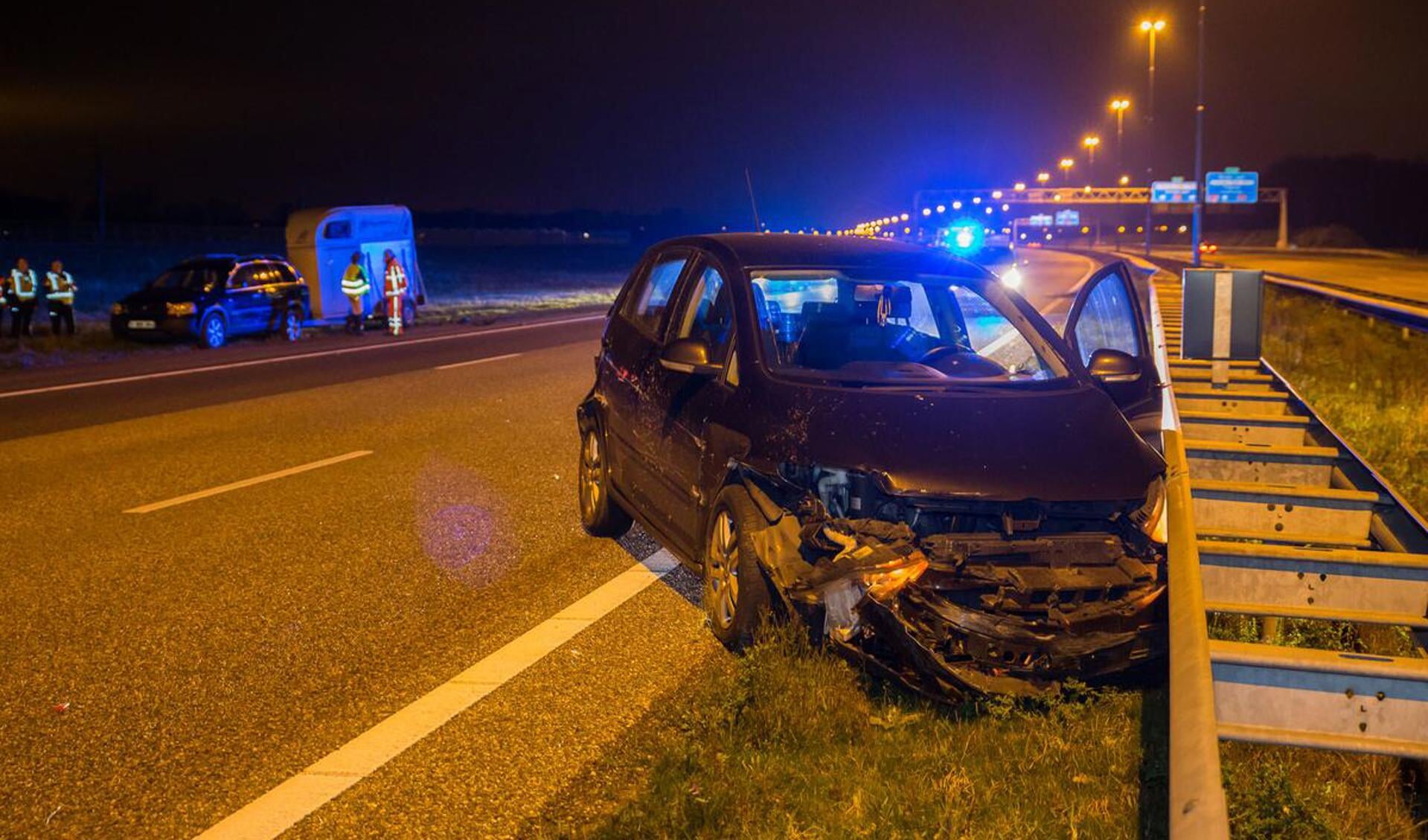 Een spookrijder ging tegen het verkeer richting Antwerpen. Daarbij veroorzaakte de automobilist verschillende ongevallen.