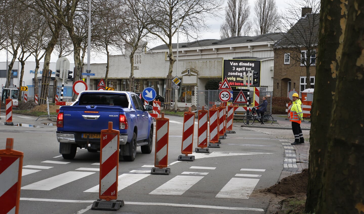 Wegwerkzaamheden aan de Konijnenberg, waar de rijbanen vanuit de Belcrum richting de noordelijke rondweg worden verlengd, tussen 3 en 9 april 2018.