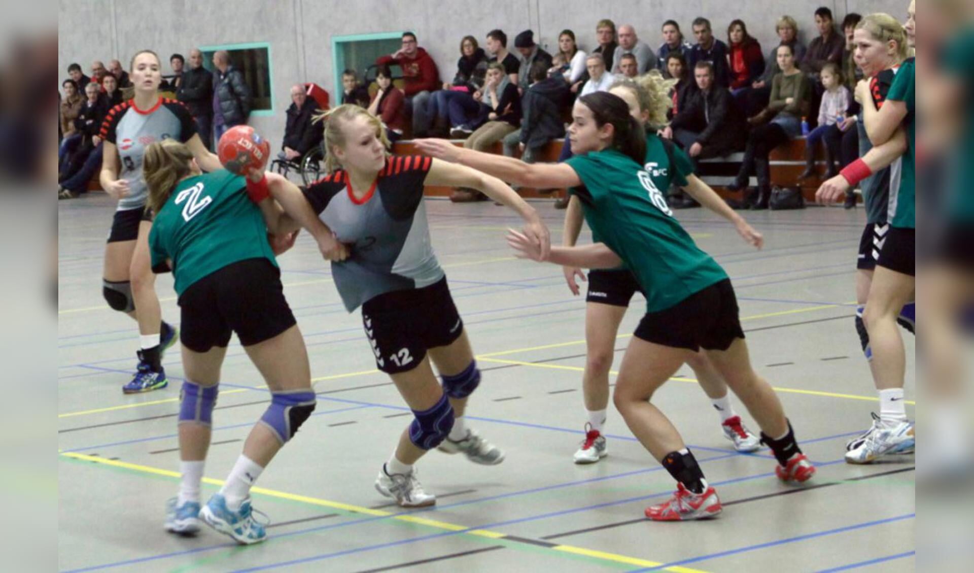 Lisa Pas van HV United in actie. foto HV United