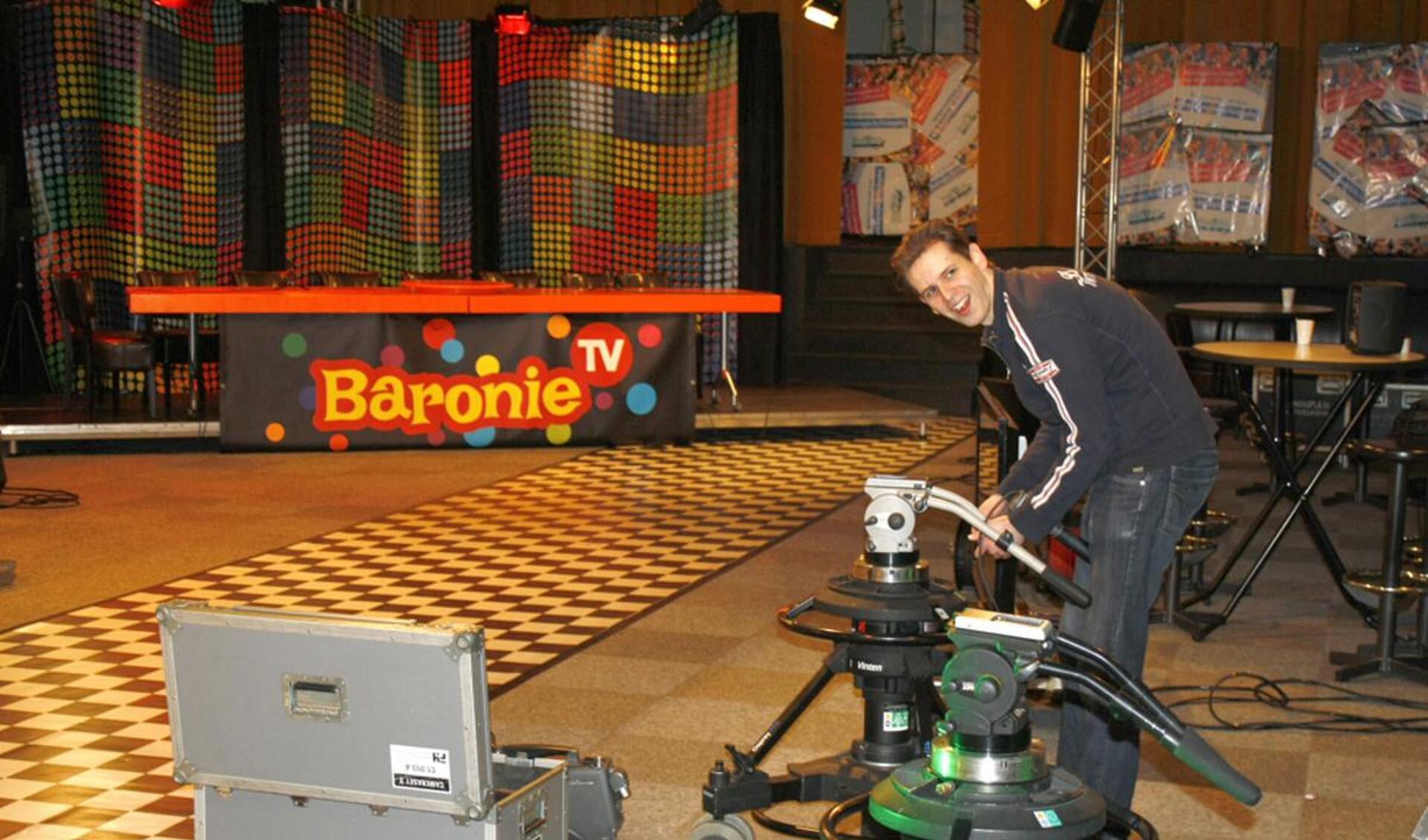 Baronie TV zendt tijdens carnaval uit vanuit het Huis van de Heuvel. foto Nadine Kieboom