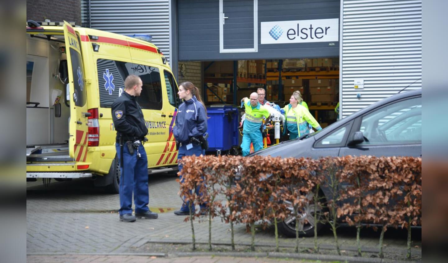 Bij een ongeval bij het bedrijf Elster is maandagmiddag een persoon ernstig gewond geraakt. foto Perry Roovers/SQVision 
