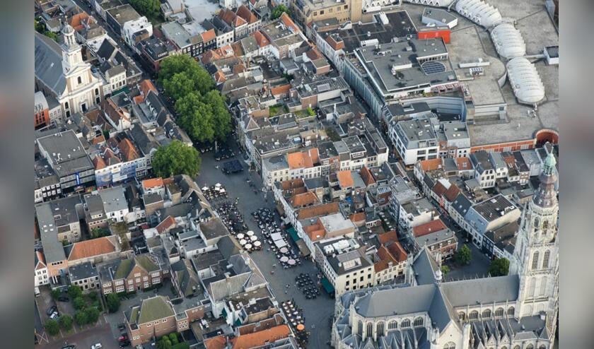 Breda uit de lucht gezien. foto Maj-Britta de Ruiter/Ad Ballon  