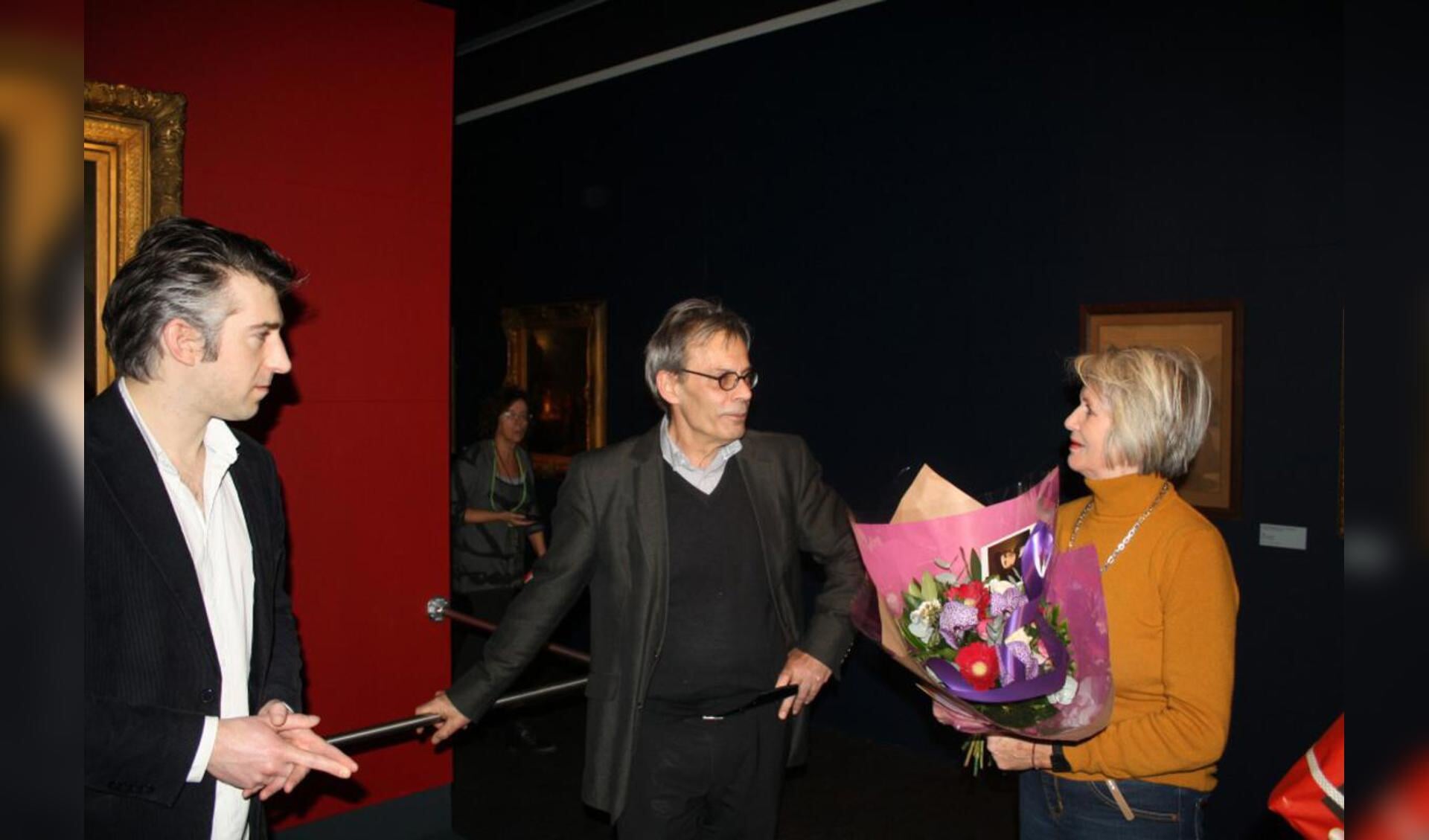 Selcuk Akinci en Jeroen Grosfeld bij de tentoonstelling van Van Schendel. foto Pepijn Nagtzaam
