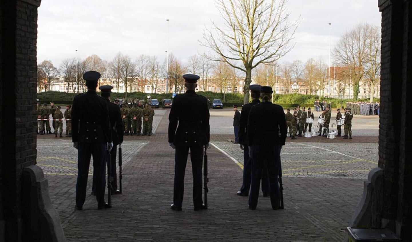 Militaire parade door Breda ter gelegenheid van Dies Natalis, de verjaardag van de KMA. foto Ilse Lukken