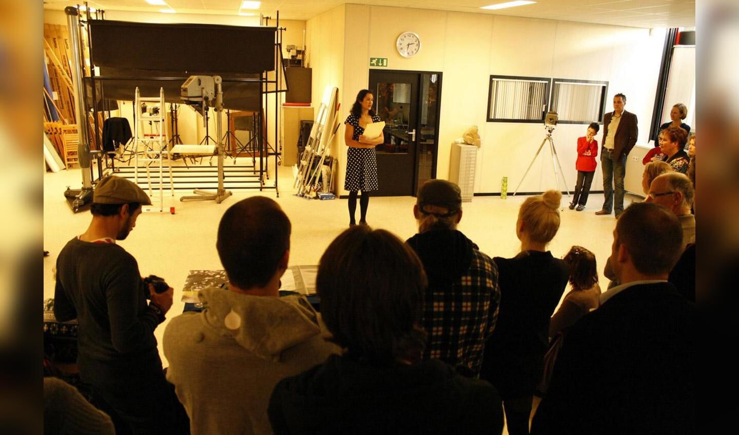 Twaalf studenten van de School voor Fiotografie exposeerden zondagmiddag hn examenwerk. foto Wijnand Nijs