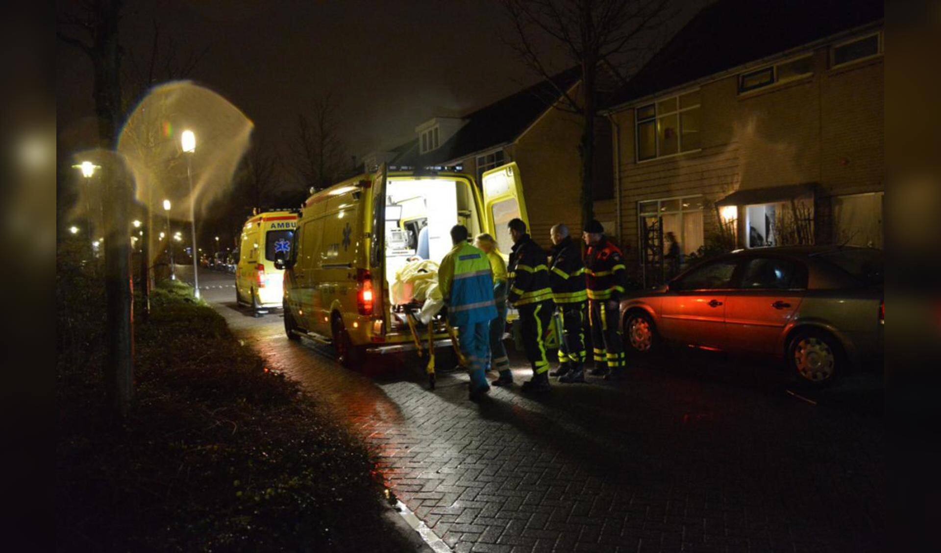 Ambulances bij de Dorsvlegel in Breda. foto Perry Roovers / SQ Vision