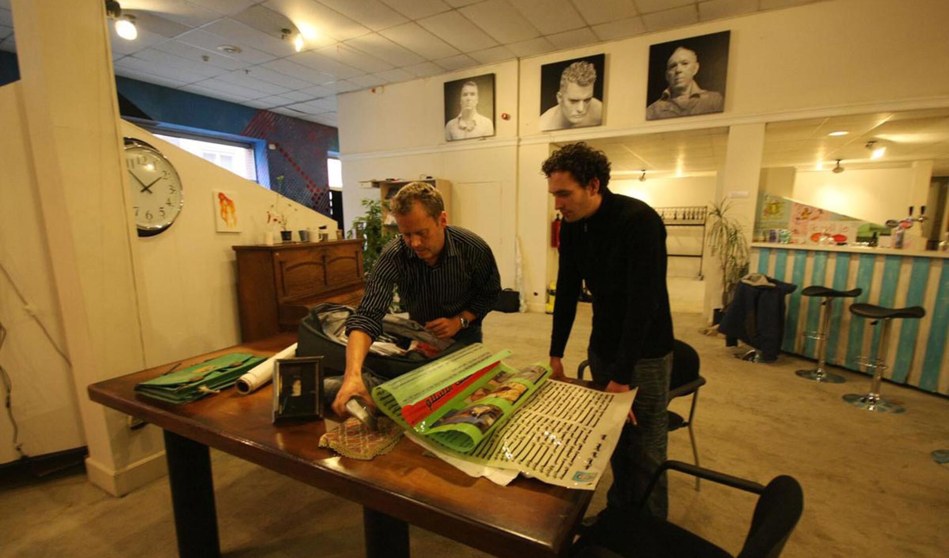 Journalist Harald Doornbos bracht de eigendommen van kolonel Gaddafi naar Breda. foto Erik Eggens