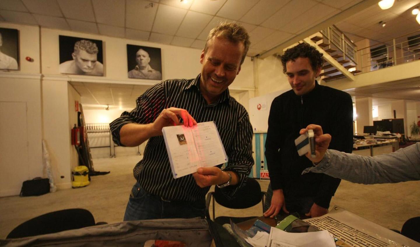 Journalist Harald Doornbos bracht de eigendommen van kolonel Gaddafi naar Breda. foto Erik Eggens