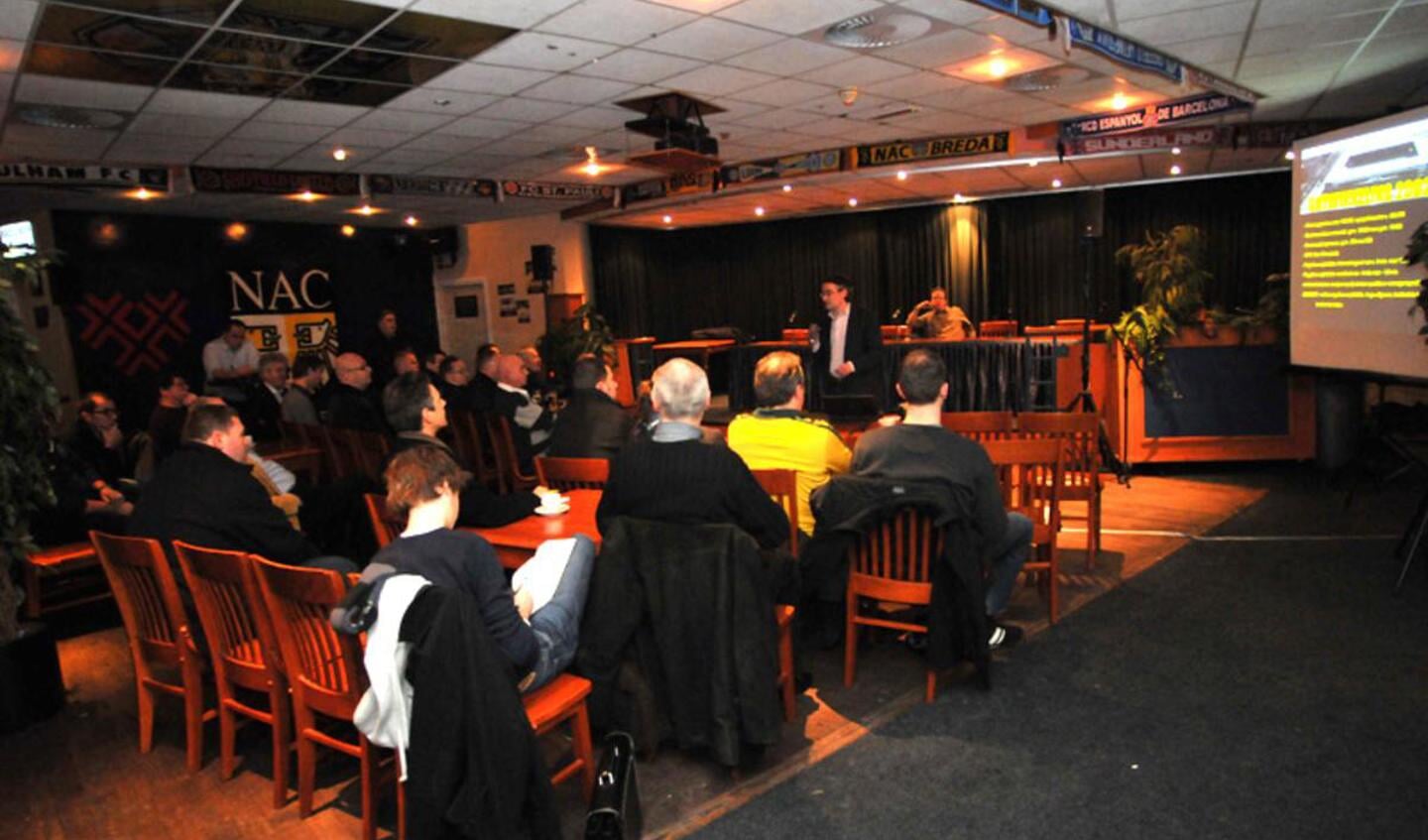 Tijdens een forumavond presenteerde de Clubraad haar leden voor de Raad van Toezicht. foto Perry Roovers