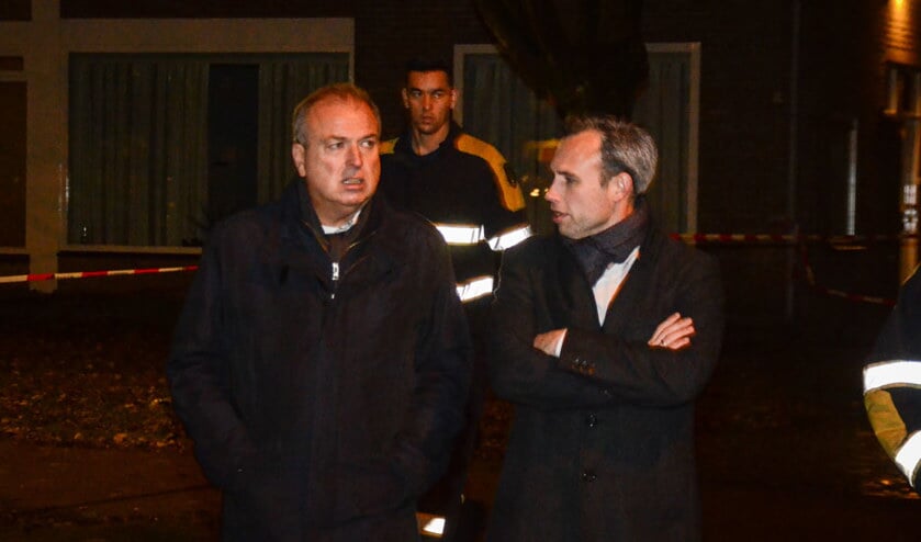 Antonissen Interieurbouw aan de Fatimastraat is zondagavond in vlammen opgegaan. foto Luuk Koenen/SQ Vision
