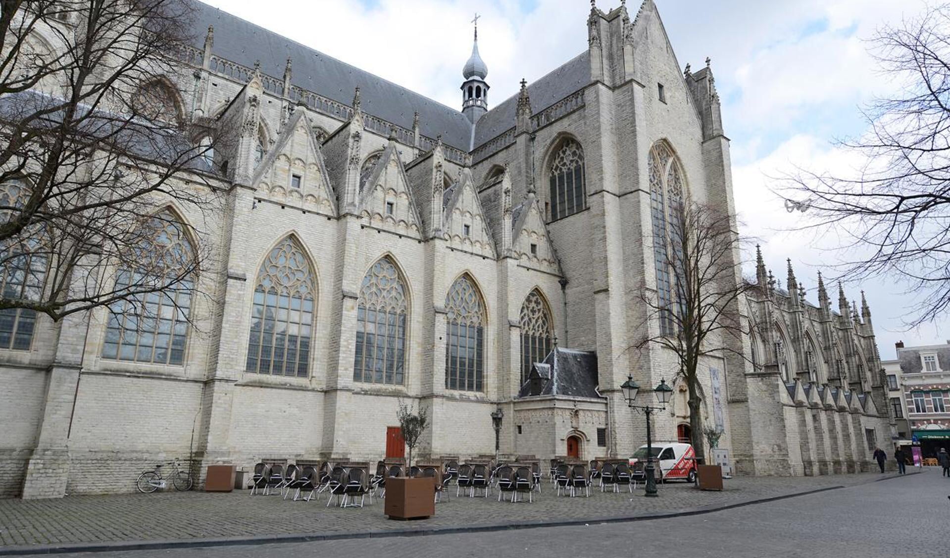 Zijaanzicht van de Grote Kerk in Breda. foto Hinke Rutten