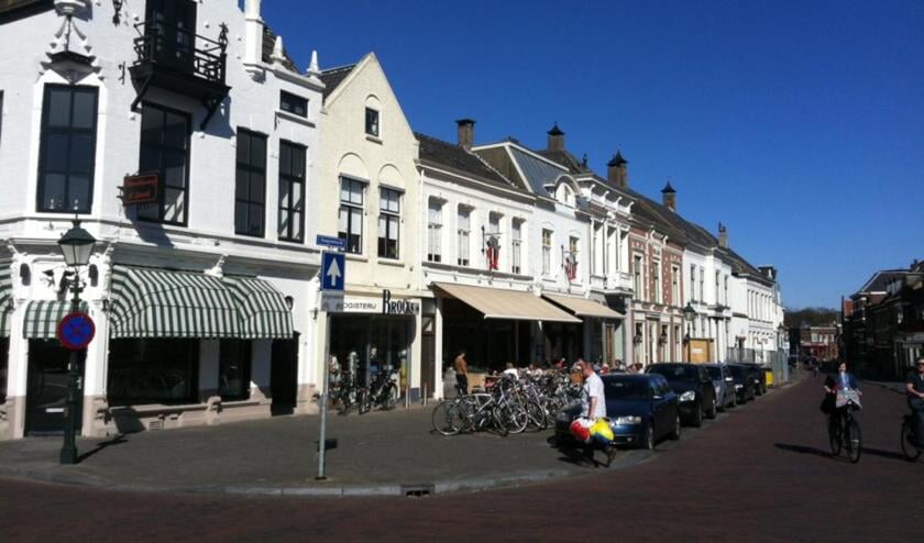 De Haagsemarkt in Princenhage, badend in de voorjaarszon. foto Wijnand Nijs