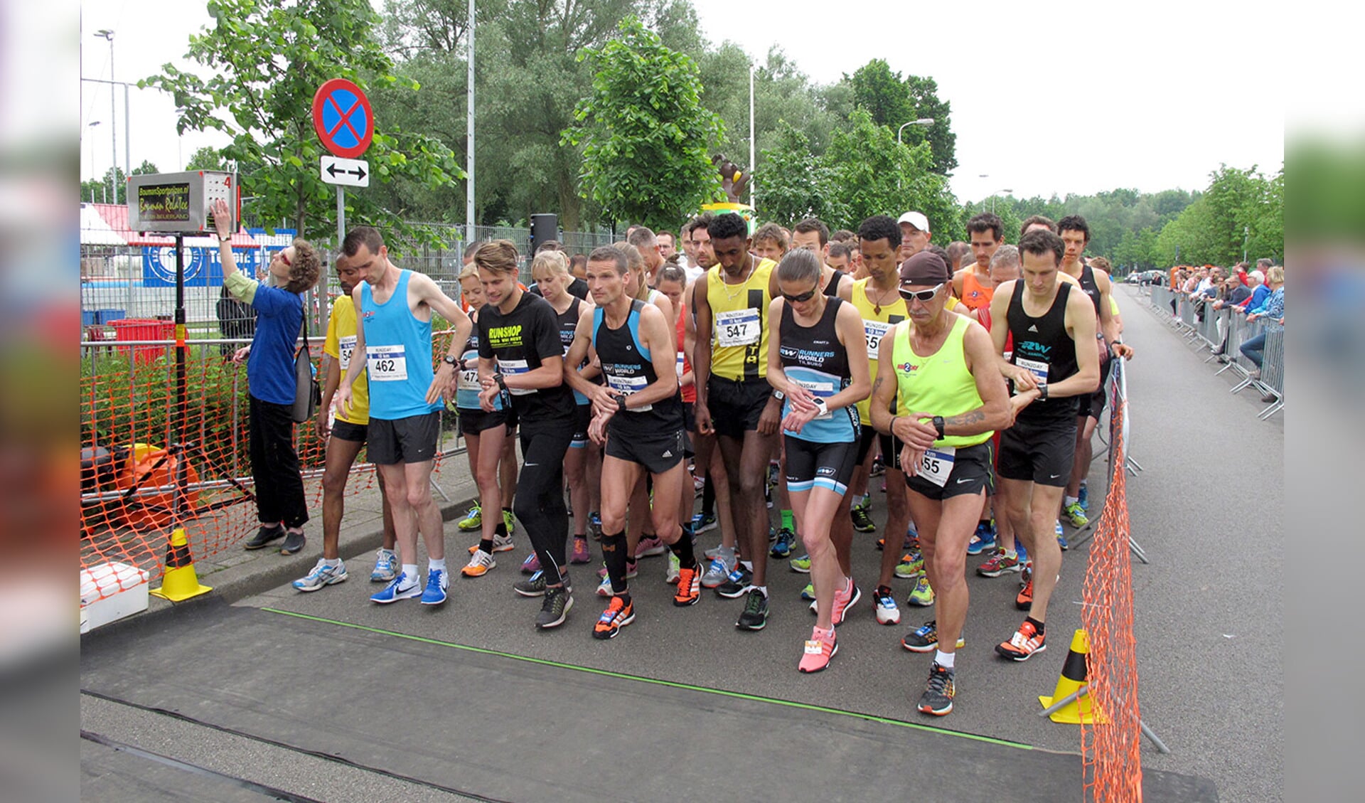 De tien kilometer van de Haagse Beemdenloop 2016.