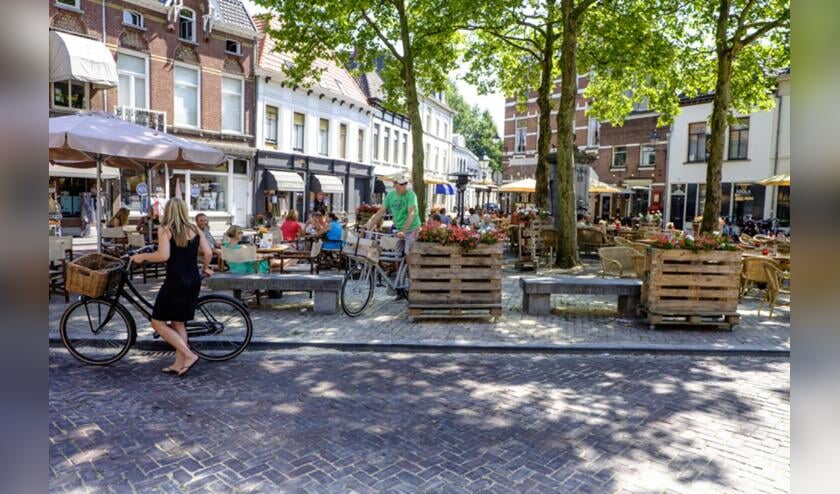 De Ginnekenmarkt: Franse sfeer in Breda.  