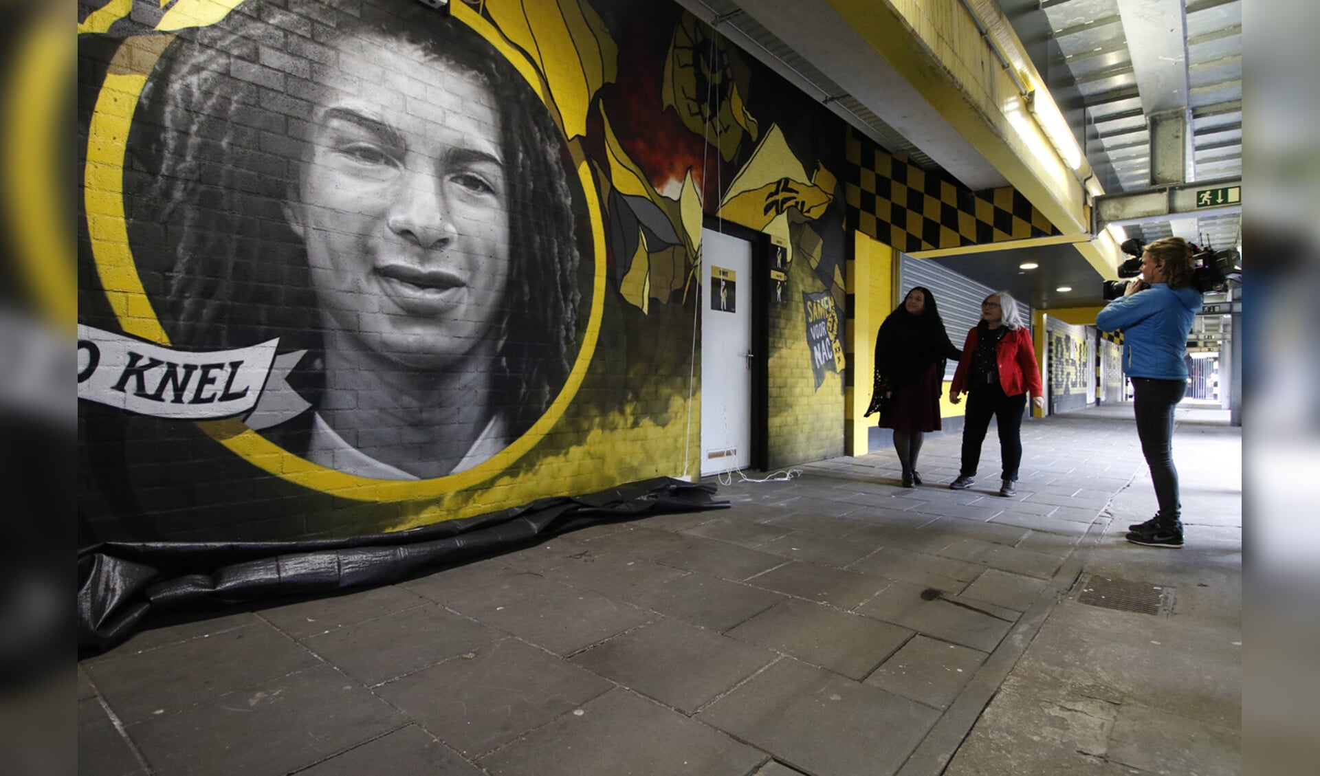Graffiti voor de overleden NAC-spelers Dominque Diroux, Andro Knel en Ferry van Vliet, onder de B-side.