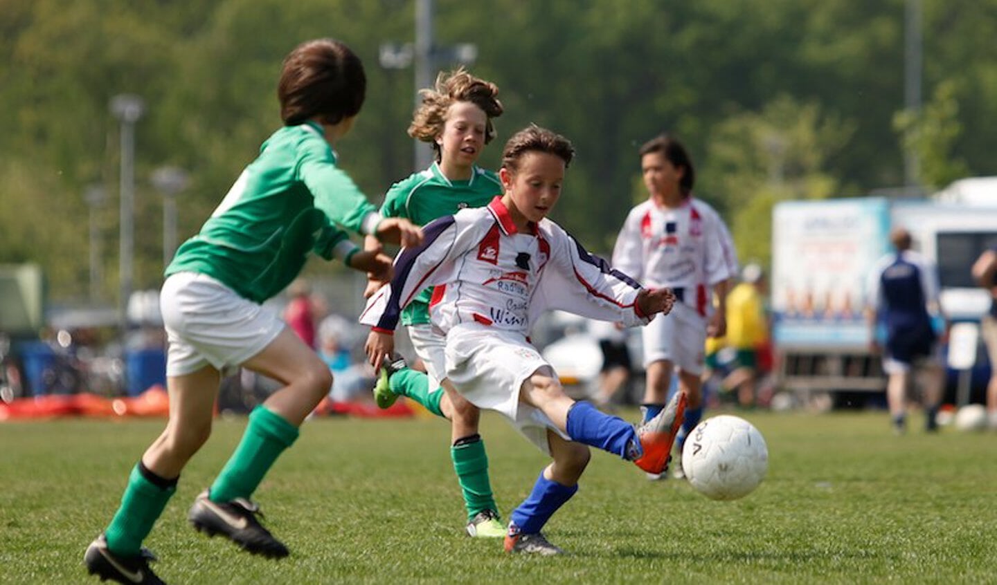 Internationaal jeugdvoetbal bij JEKA tijdens Pasen. foto Peter Visser