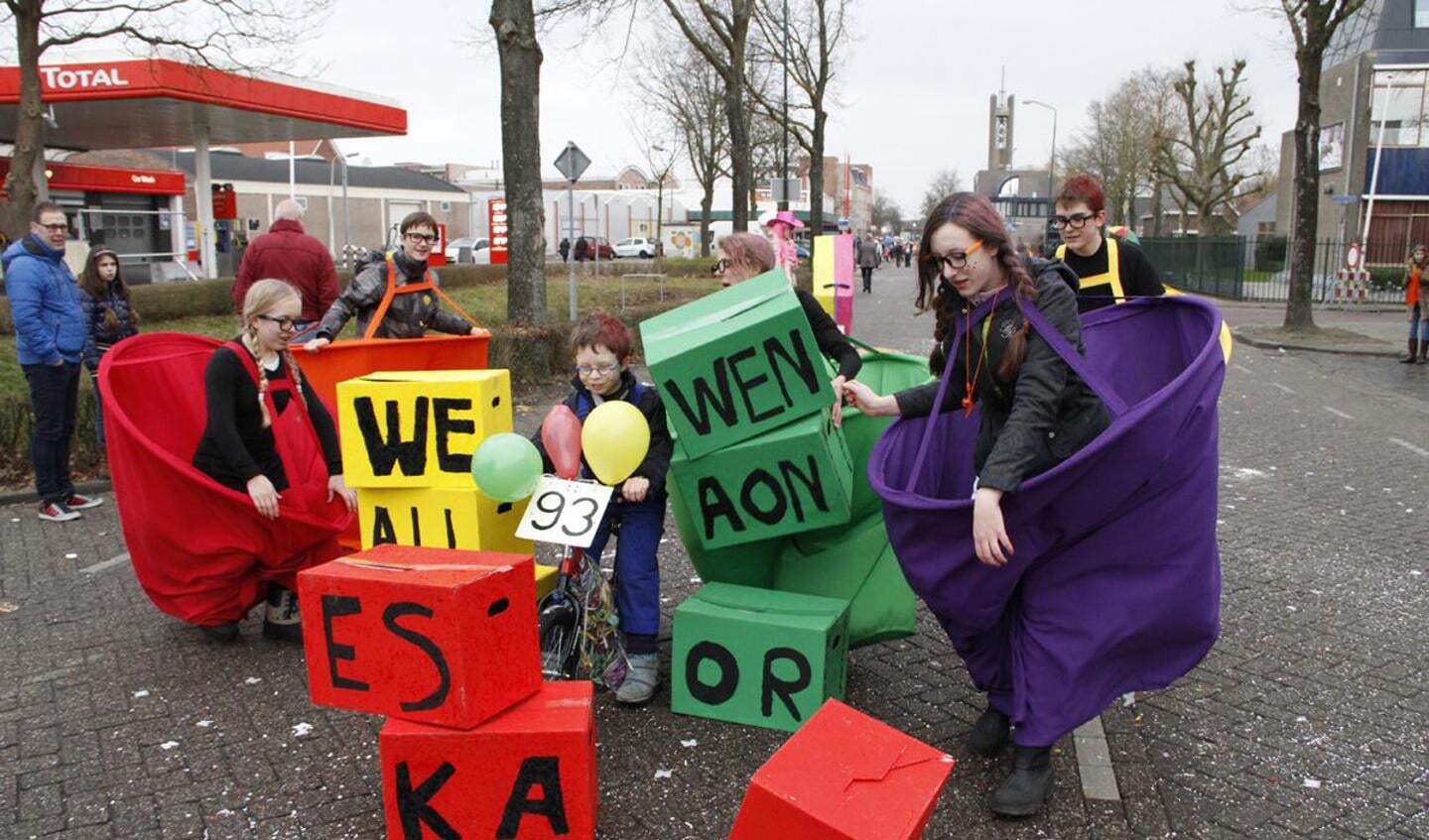 Alles Veur Mekaor: de leuze van 2015. Het zorgde weer voor mooie creaties in Prinsenbeek.