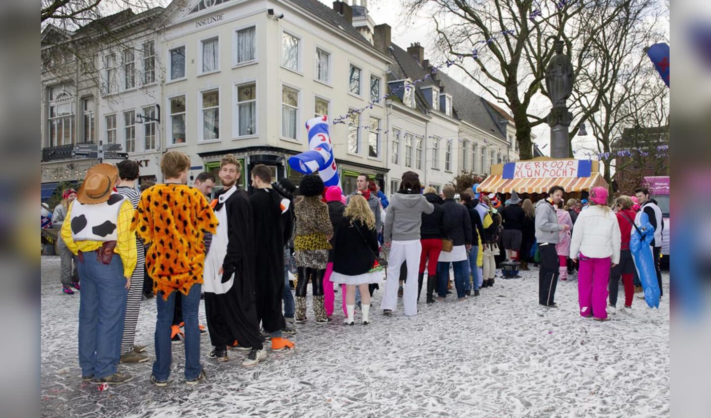 Langs 11 + 11 tot Friese steden en bezienswaardigheden omgetoverde cafés voor het Klunen in Breda. foto Janet Olde Wolbers