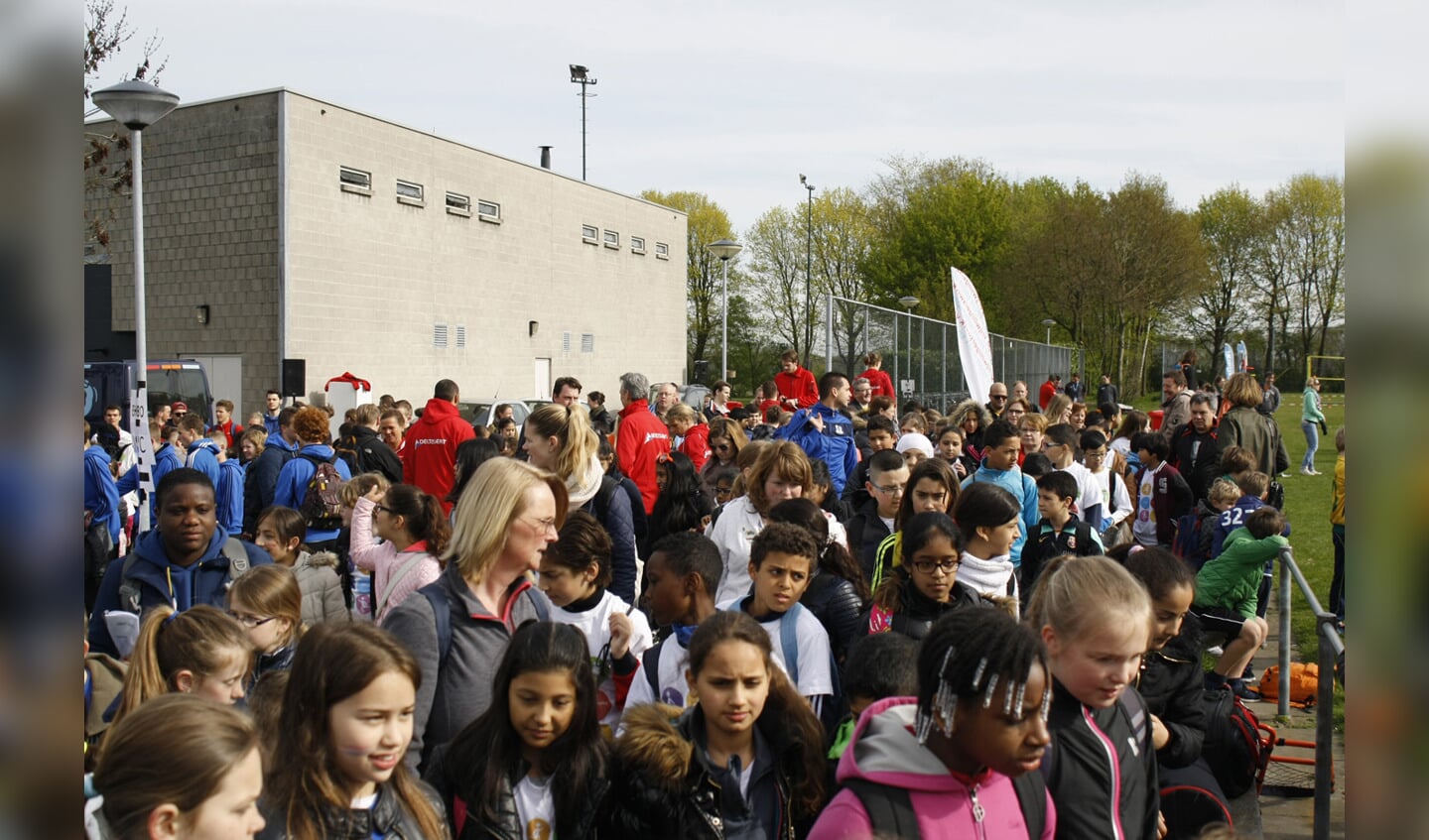 De opening van de Koningsspelen bij Sportboulevard de Wisselaar.