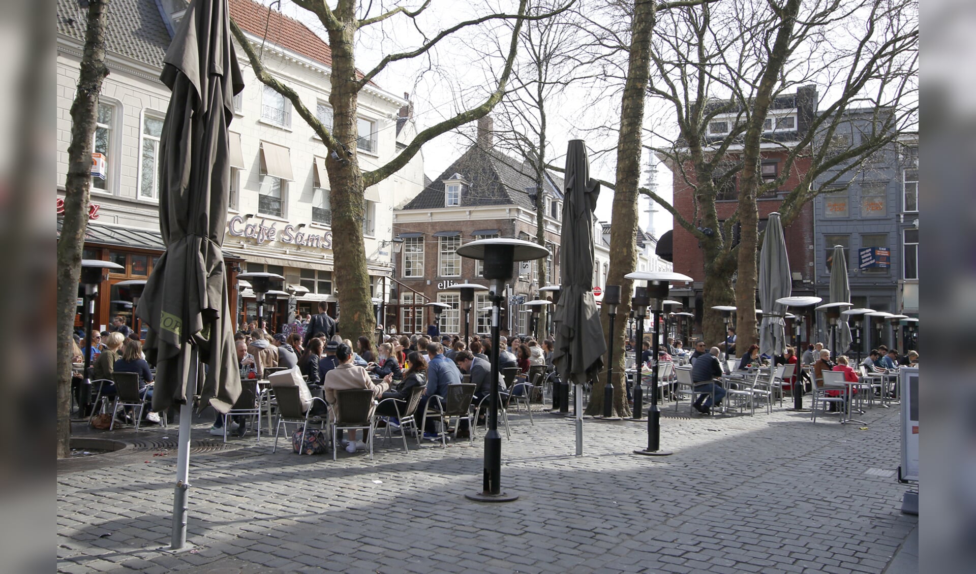 14 maart en het is tussen de middag aangenaam warm in Breda.