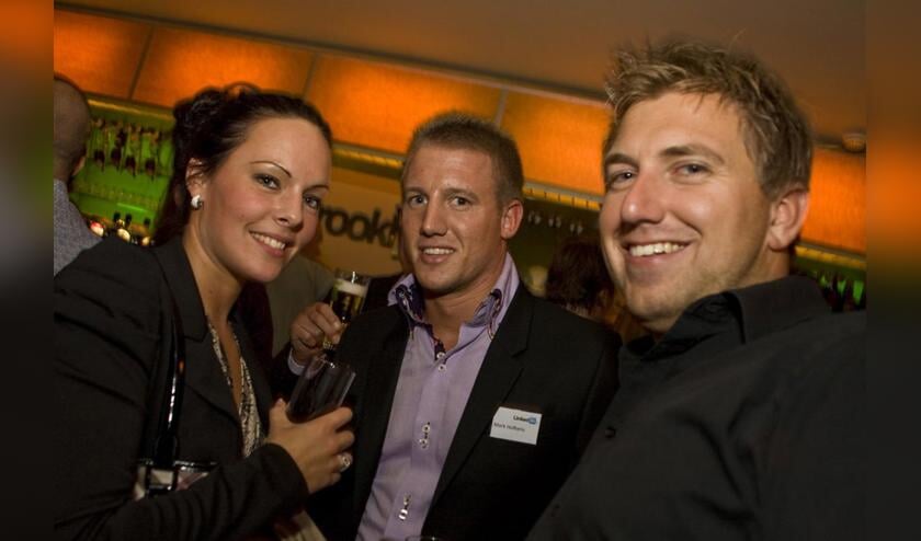 Netwerken tijdens de vierde LinkedIn-meeting in Breda. foto Jorgen Janssens