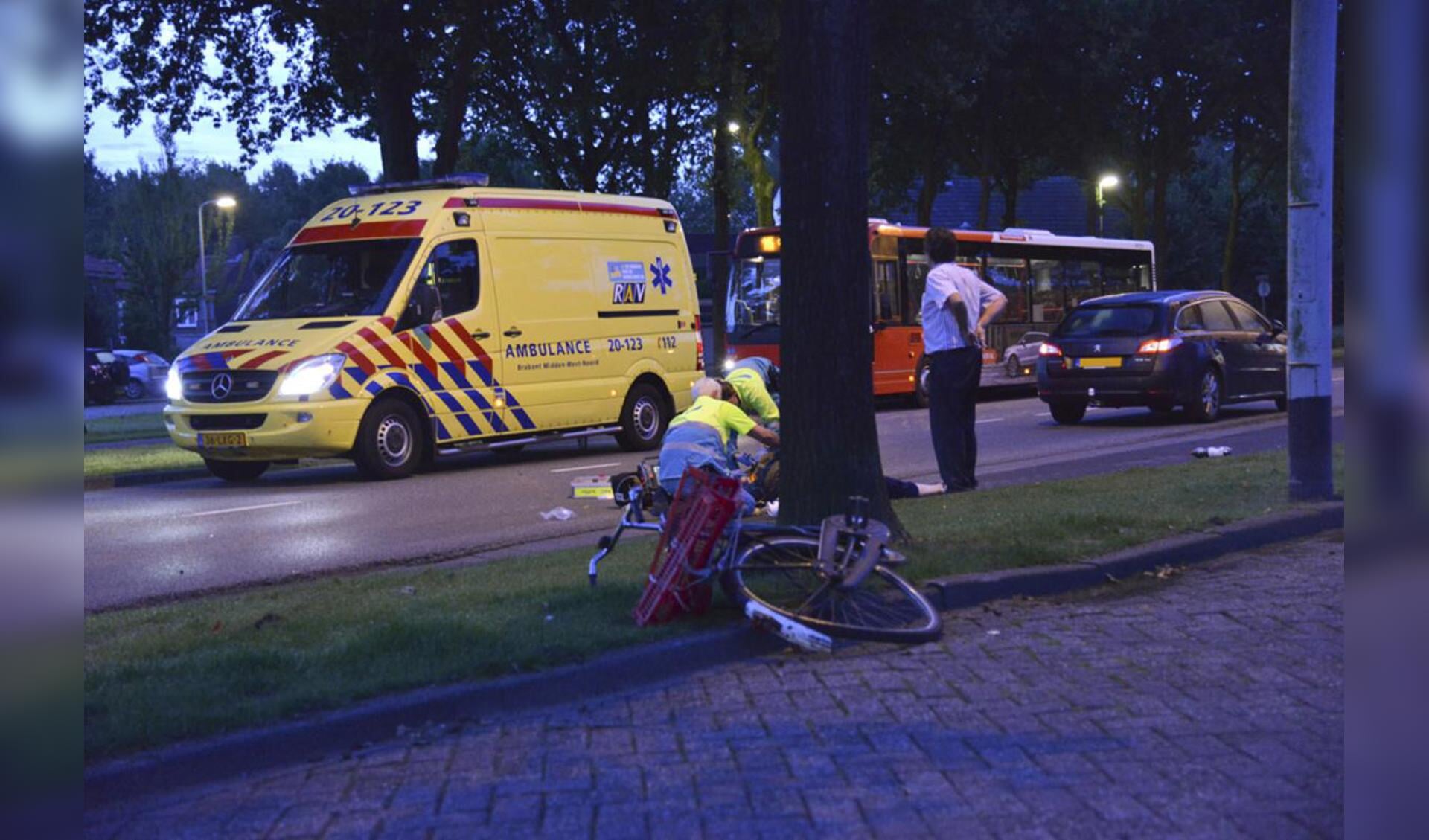 Bij een aanrijding op de Mastbosstraat is vrijdagmorgen een fietser gewond geraakt. 