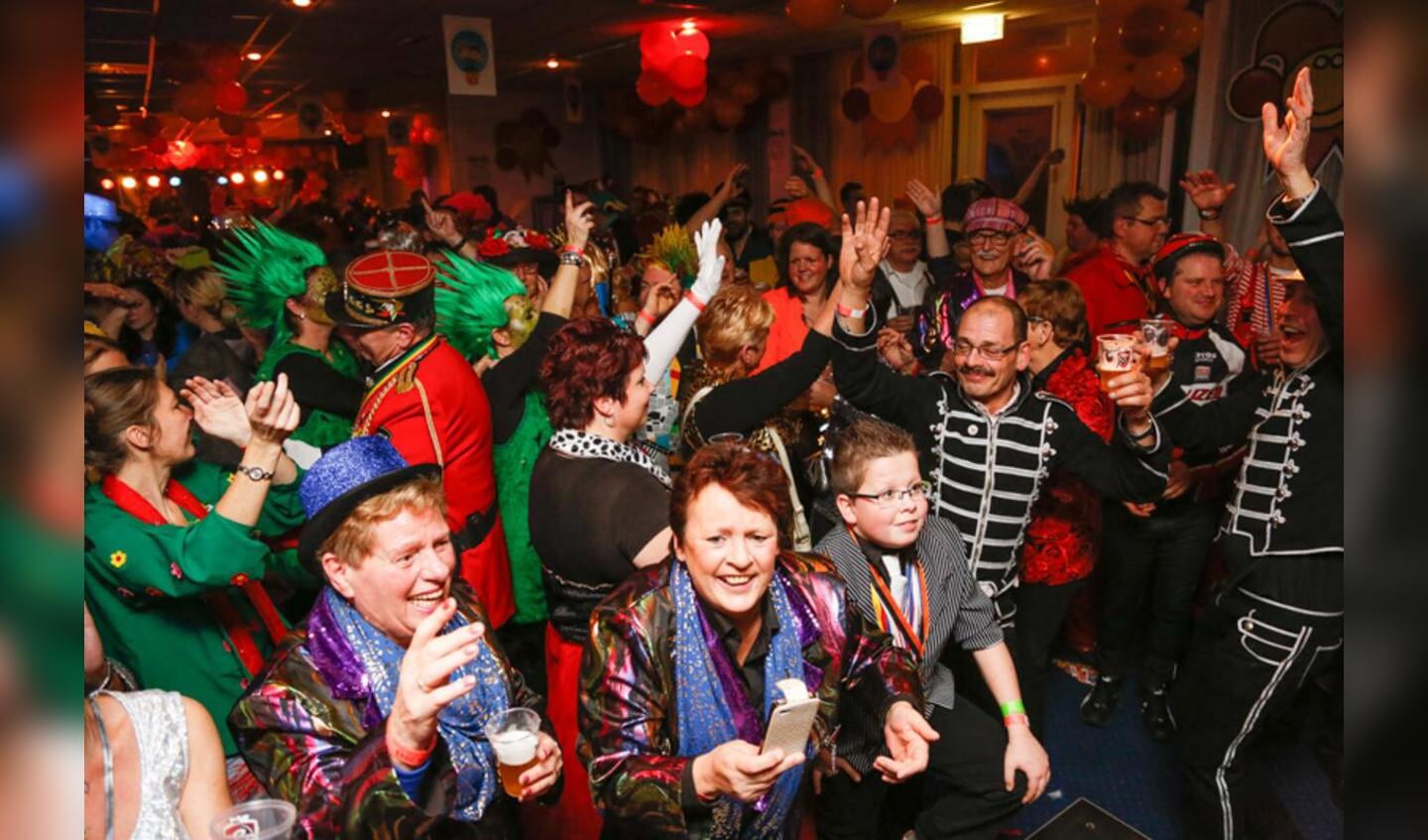 Breda neemt een voorproefje van het carnaval in Hotel Brabant. Met onder meer Imca Marina en Huub Hangop.