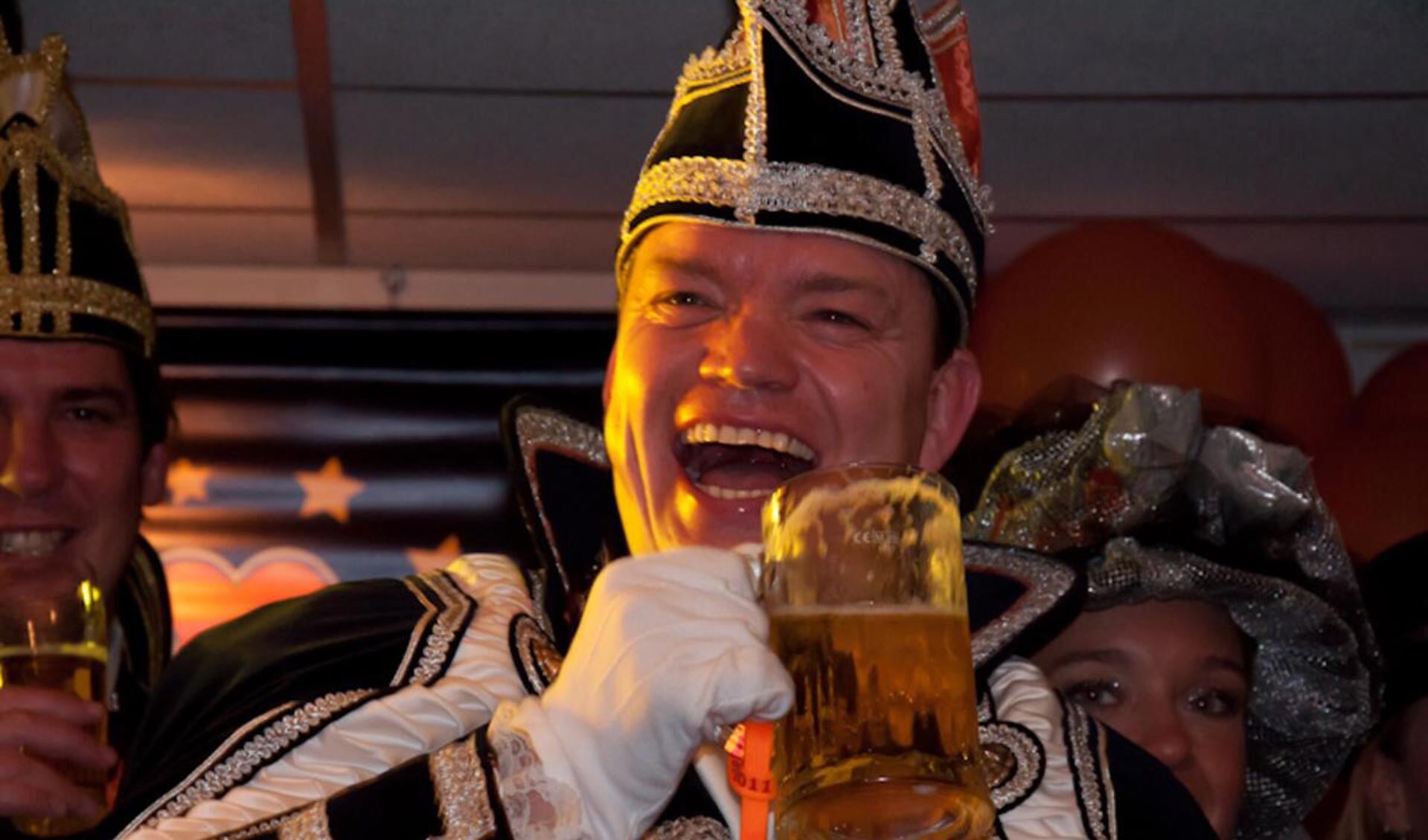 Zaterdagavond vierde carnavalminnend Breda geheel in Duitse stijl de Nacht van ut Kielegat foto Thaddeuz