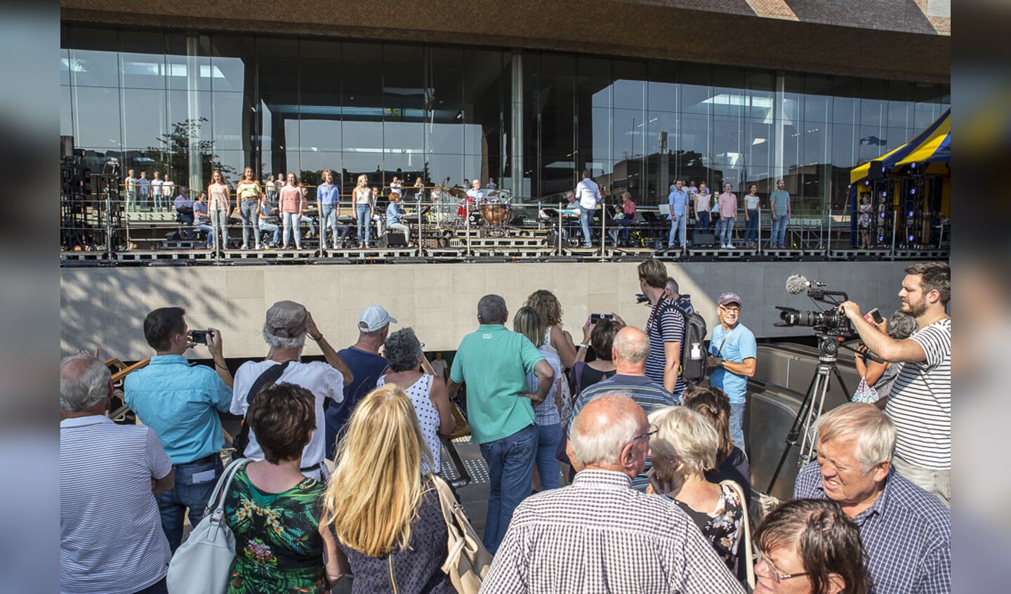 Na vier jaar bouwen is station Breda donderdag 8 september officieel geopend.