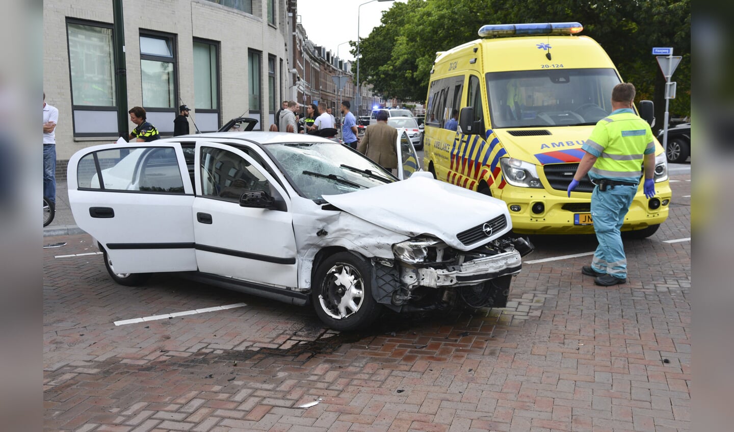 Ongeval op de kruising Haagweg-Tramsingel-Weerijssingel.