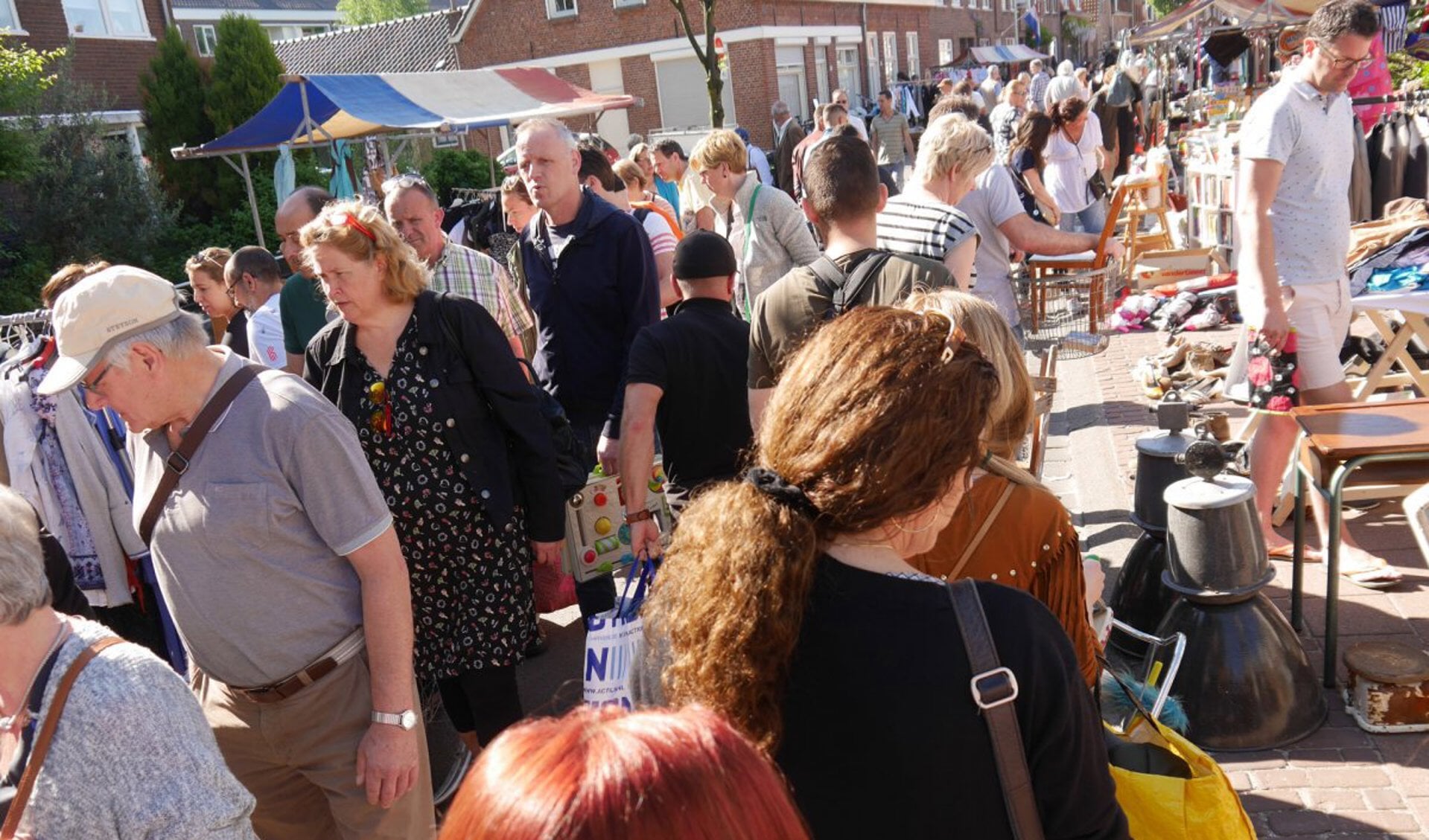 Zonovergoten rommelmarkt Princenhage trekt veel publiek (foto's)