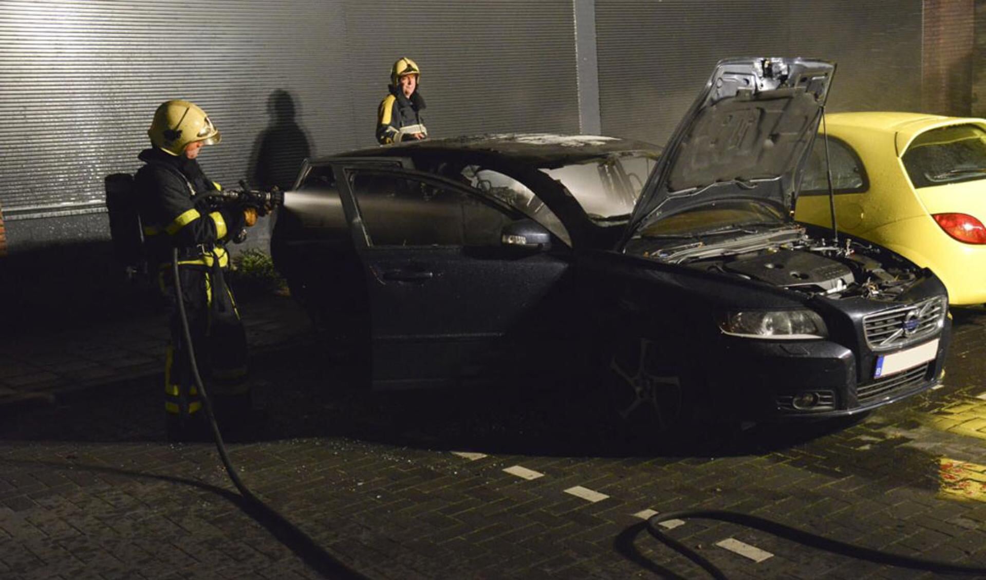 Autobrand Bisonstraat. foto Perry Roovers/SQ Vision