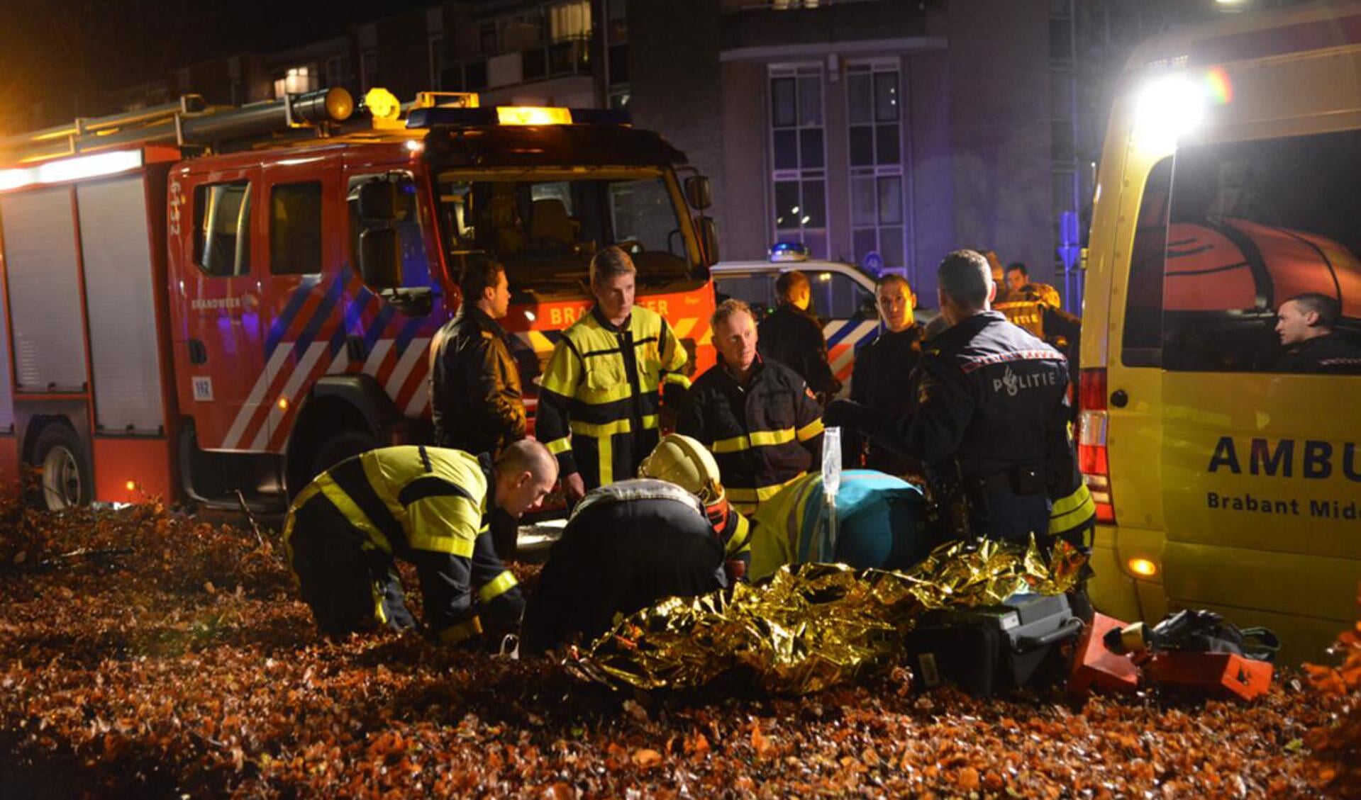 Zaterdagavond 1 december raakte een voetganger gewond bij een aanrijding op een zebrapad op de Groenedijk in Breda. foto Perry Roovers