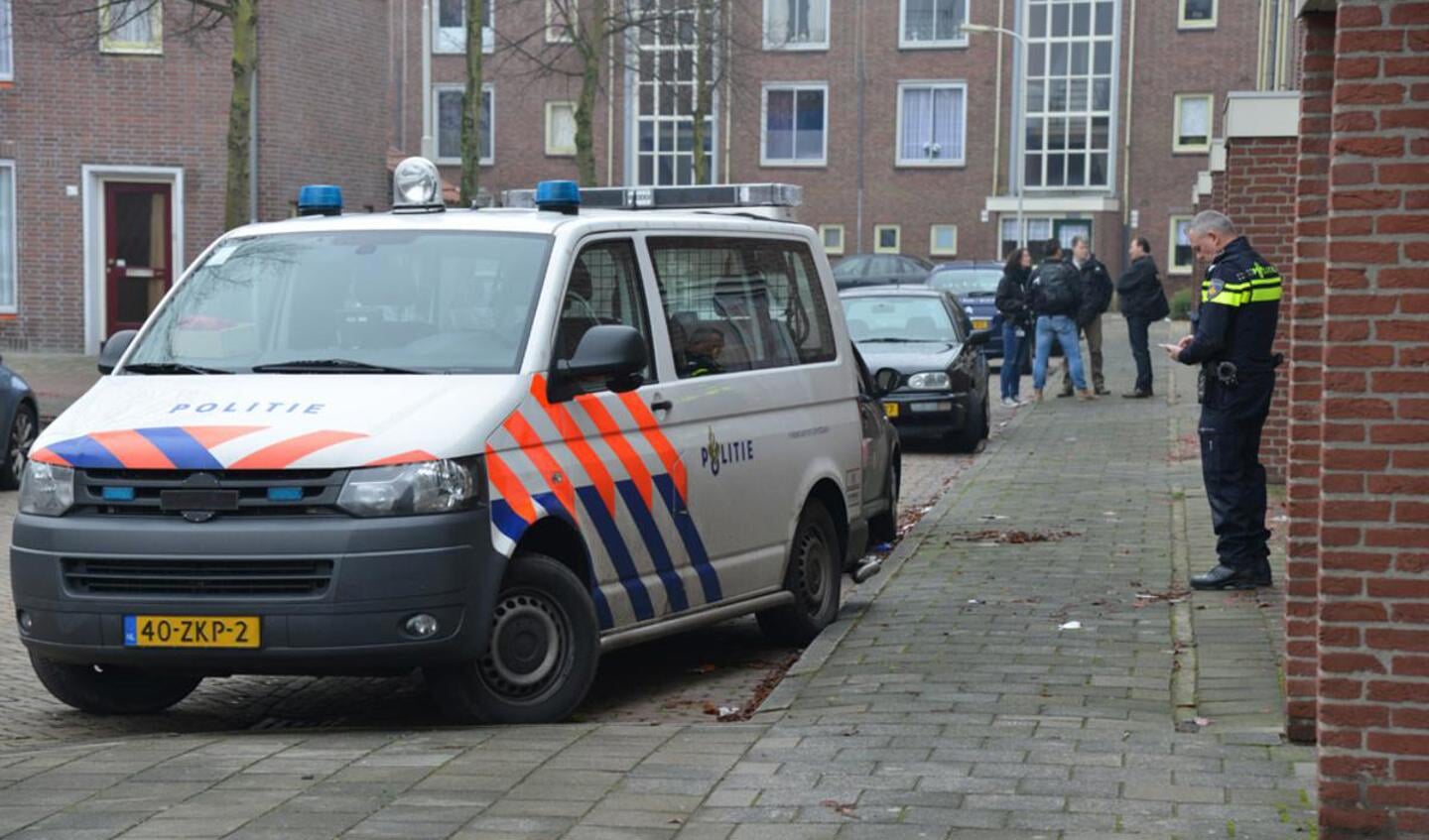 Een bewoner van de Gielis Beijsstraat is maandagmorgen overvallen door een gewapende man.