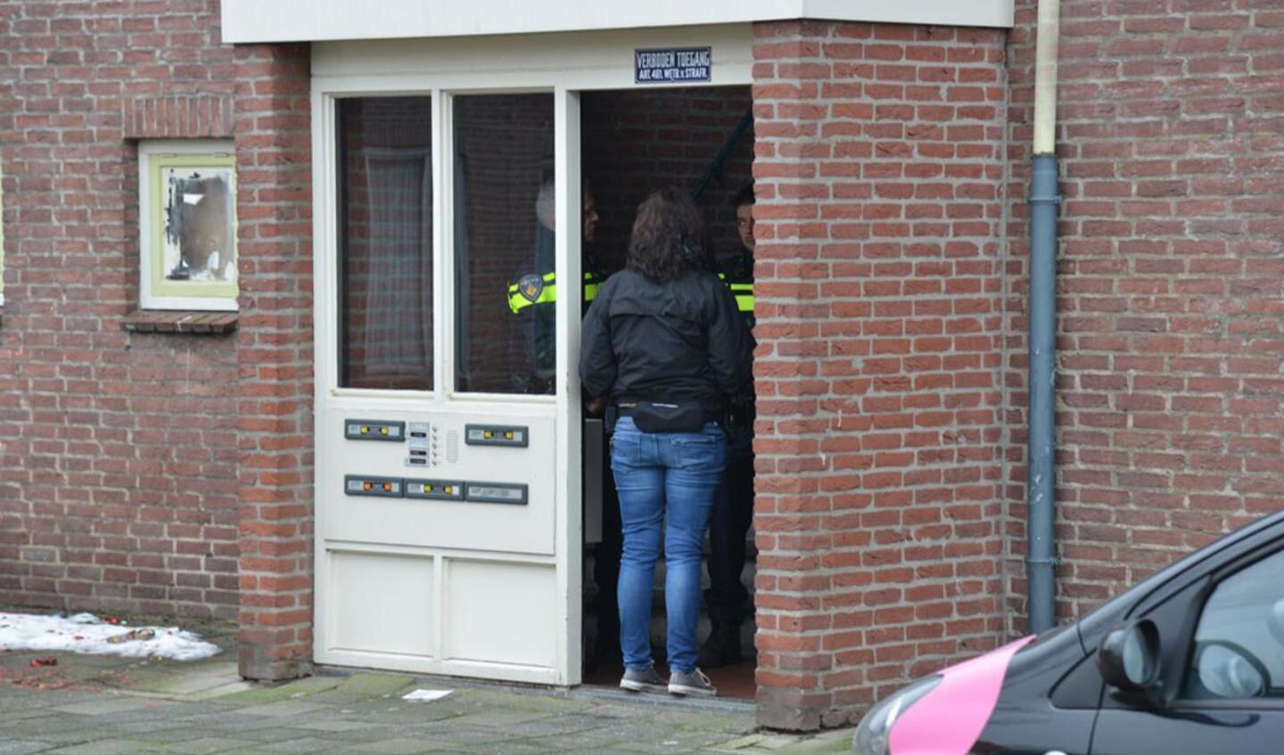 Een bewoner van de Gielis Beijsstraat is maandagmorgen overvallen door een gewapende man.