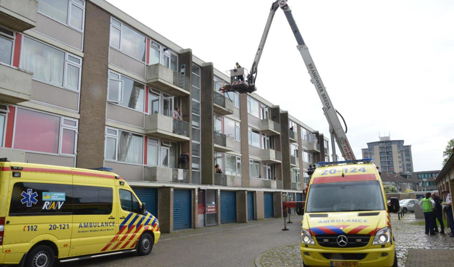 Een 51-jarige man uit Breda is dinsdag levensgevaarlijk gewond geraakt bij een ruzie met zijn broer. foto Perry Roovers / SQ V