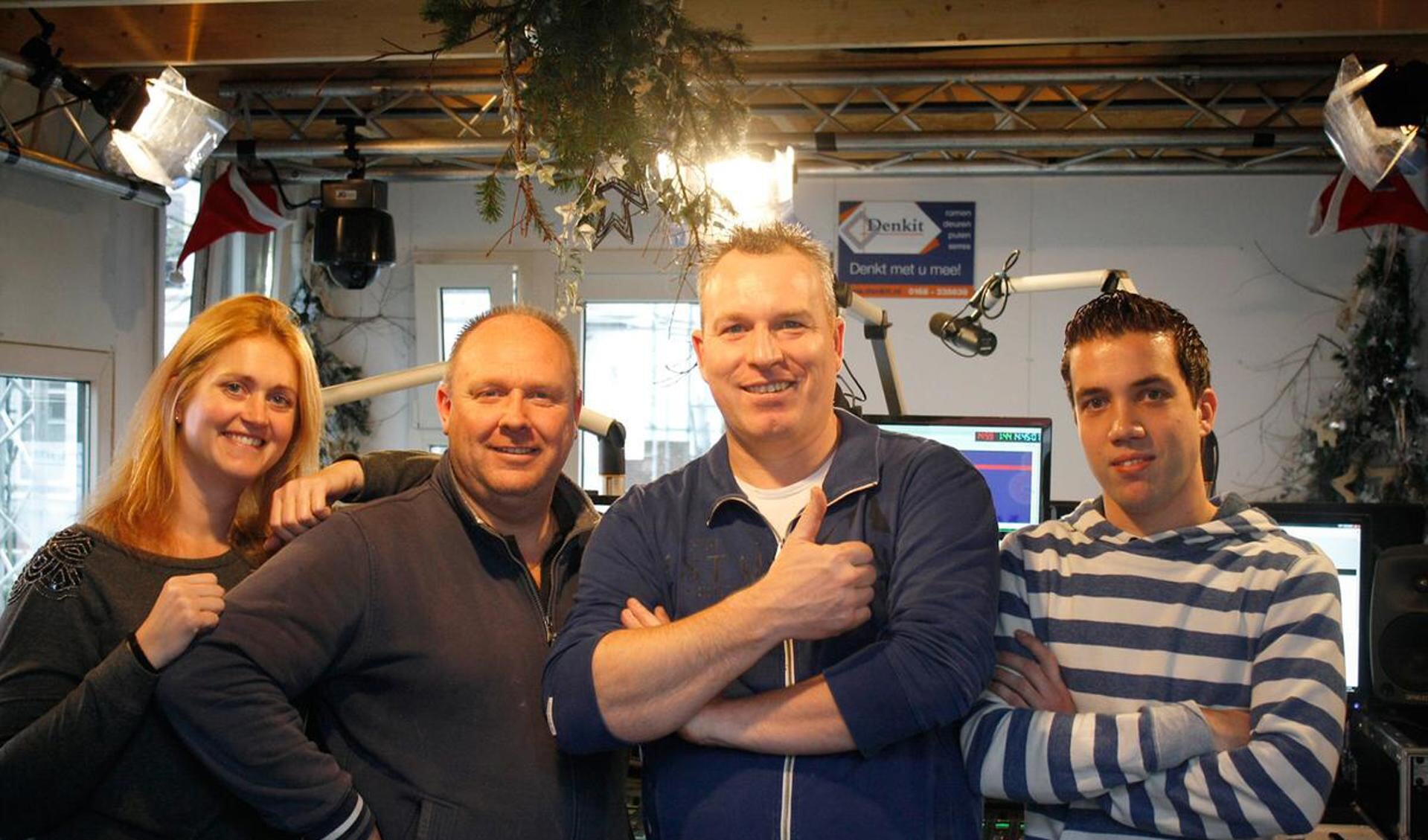 Een deel van het DJ-team dat het Glazen Huis in Prinsenbeek gaat bevolken.